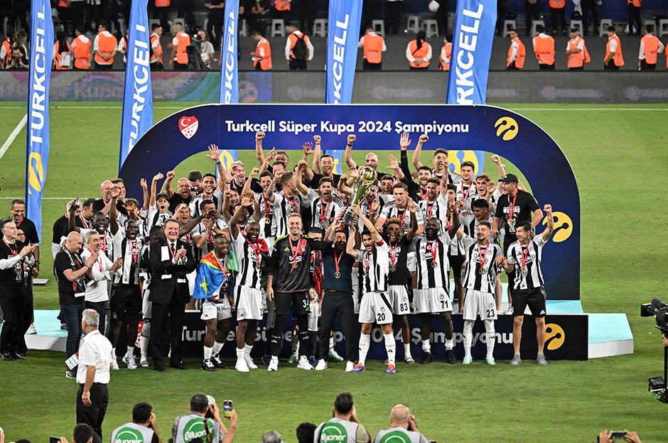 Beşiktaş'tan Galatasaray'a 5 gol birden: Süper Kupa Kara Kartal'ın