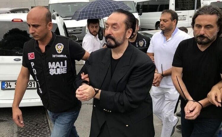 Adnan Oktar 3 suçtan beraat etti 1 Eski İstanbul Cumhuriyet Başsavcısı, Adnan Oktar davasında sanık oldu