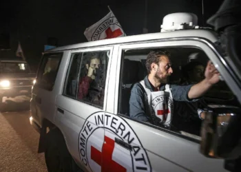 İsrail, esir aldığı 19 Filistinliyi serbest bıraktı
