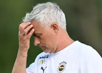 Jose Mourinho, Avrupa kupaları kariyerinde bir ilki Fenerbahçe ile yaşadı 4 Jose Mourinho, Avrupa kupaları kariyerinde bir ilki Fenerbahçe ile yaşadı