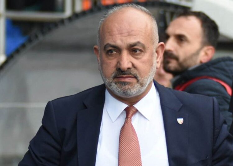 Lig, hareketli başladı: Kayserispor Başkanı Ali Çamlı istifa etti 1 Lig, hareketli başladı: Kayserispor Başkanı Ali Çamlı istifa etti