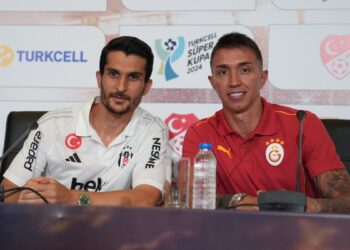 Muslera'dan Necip Uysal'a: Şşş mikrofon açık 2 Muslera’dan Necip Uysal’a: Şşş mikrofon açık