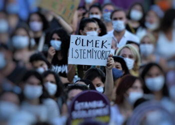 Mümtaz’er Türköne I Erkek tanrının kadın kulları: Kadın cinayetlerinin sebebi olarak dinî yorumlar