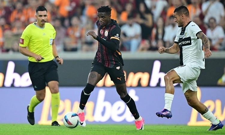 Wilfried Zaha, Galatasaray'dan ayrılıyor: Yeni takımı belli oldu! 1 Wilfried Zaha, Galatasaray’dan ayrılıyor: Yeni takımı belli oldu!