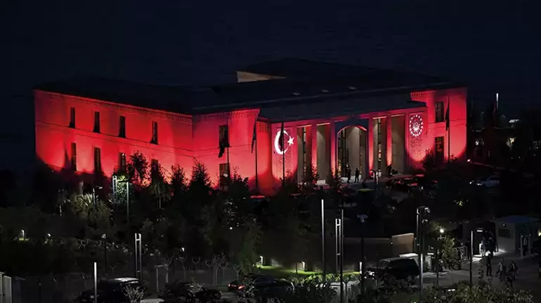 Ahlat’taki ‘Cumhurbaşkanlığı Külliyesi'ne özel ışıklandırma! 2 Ahlat’taki ‘Cumhurbaşkanlığı Külliyesi'ne özel ışıklandırma!