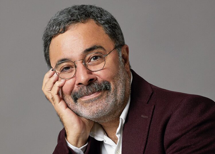 Ahmet Ümit: Her şey şahane, tedaviye gerek yok, ölebiliriz! 1 Ahmet Ümit: Her şey şahane, tedaviye gerek yok, ölebiliriz!