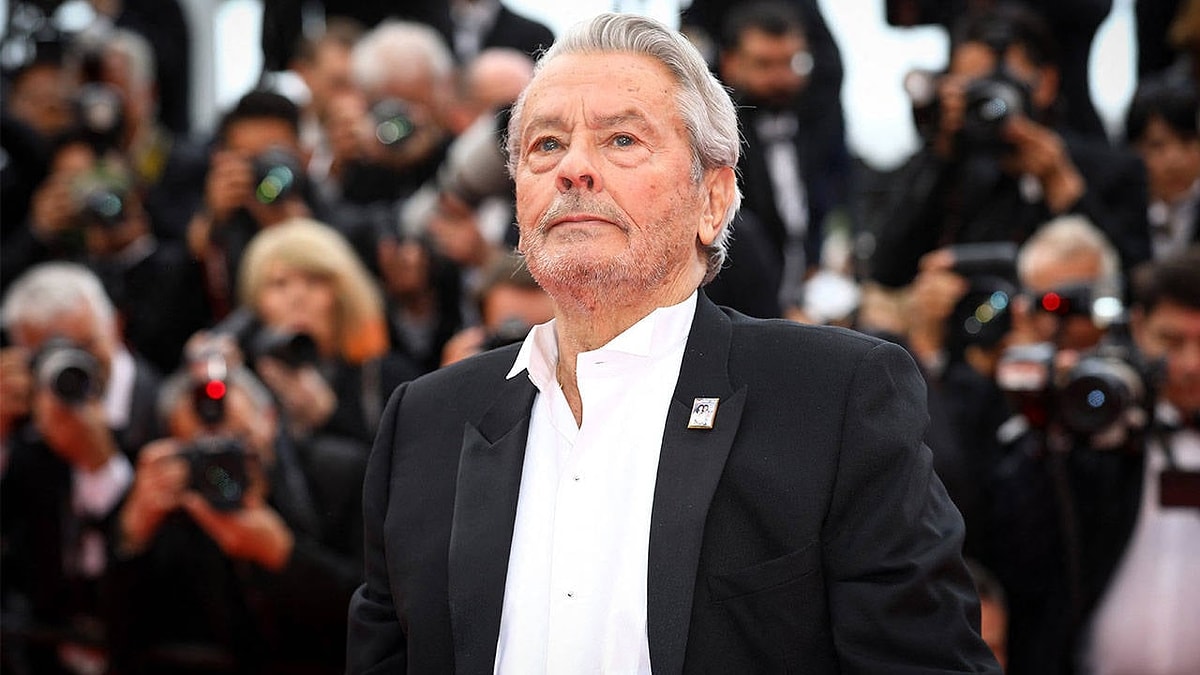 Fransız yıldız Alain Delon 88 yaşında hayatını kaybetti