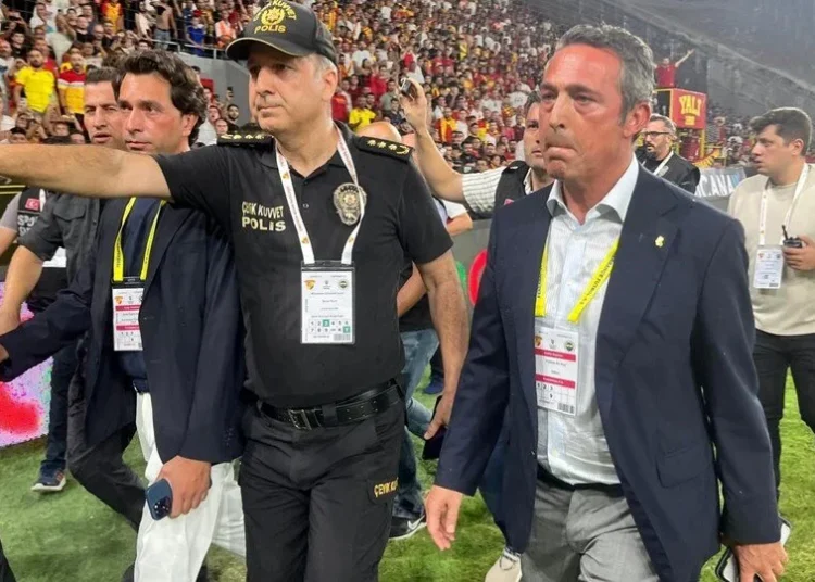 Safa Kar yazdı I Yeter artık… Futbol konuşalım!
