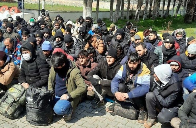 Almanya kaçak göçmenlere yardımları kesiyor
