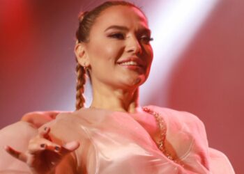 Demet Akalın’a 18 bin TL’lik su faturası geldi, belediye açıklama yaptı