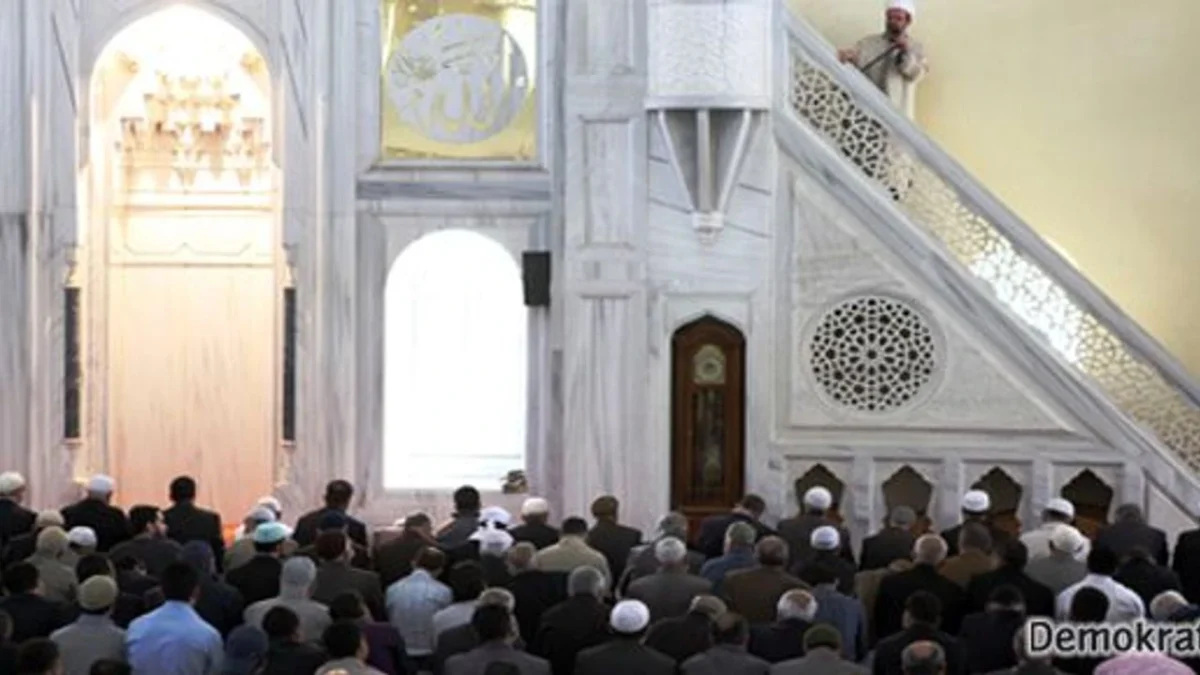 Halis Gül yazdı l İmamlar arada kaldı; Atatürk’ü anan da, anmayan da tepki görüyor!