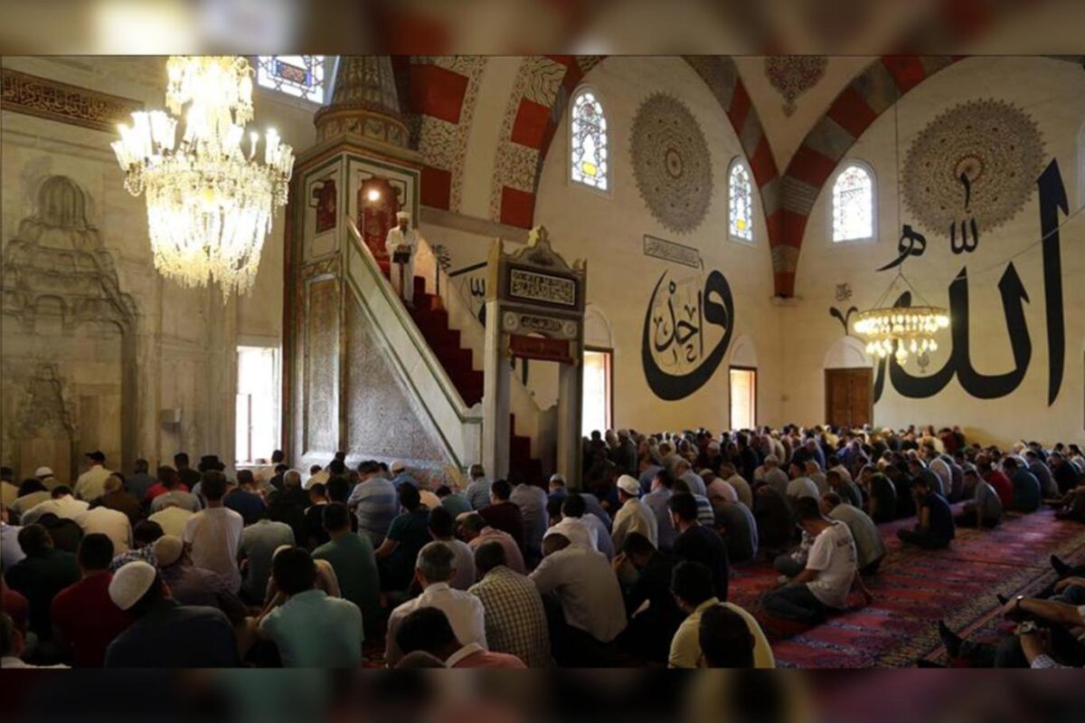 Halis Gül yazdı l İmamlar arada kaldı; Atatürk’ü anan da, anmayan da tepki görüyor!