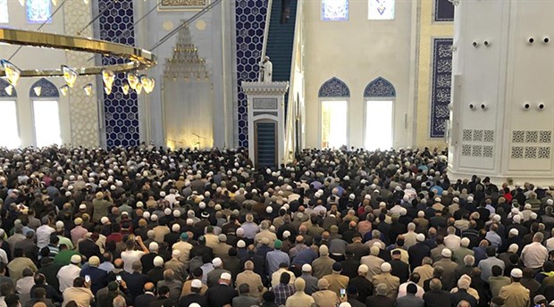 AK Partili Metiner, Diyanet’e Kürtçe hutbe okutulması için çağrı yaptı 1 Halis Gül yazdı l İmamlar arada kaldı; Atatürk’ü anan da, anmayan da tepki görüyor!