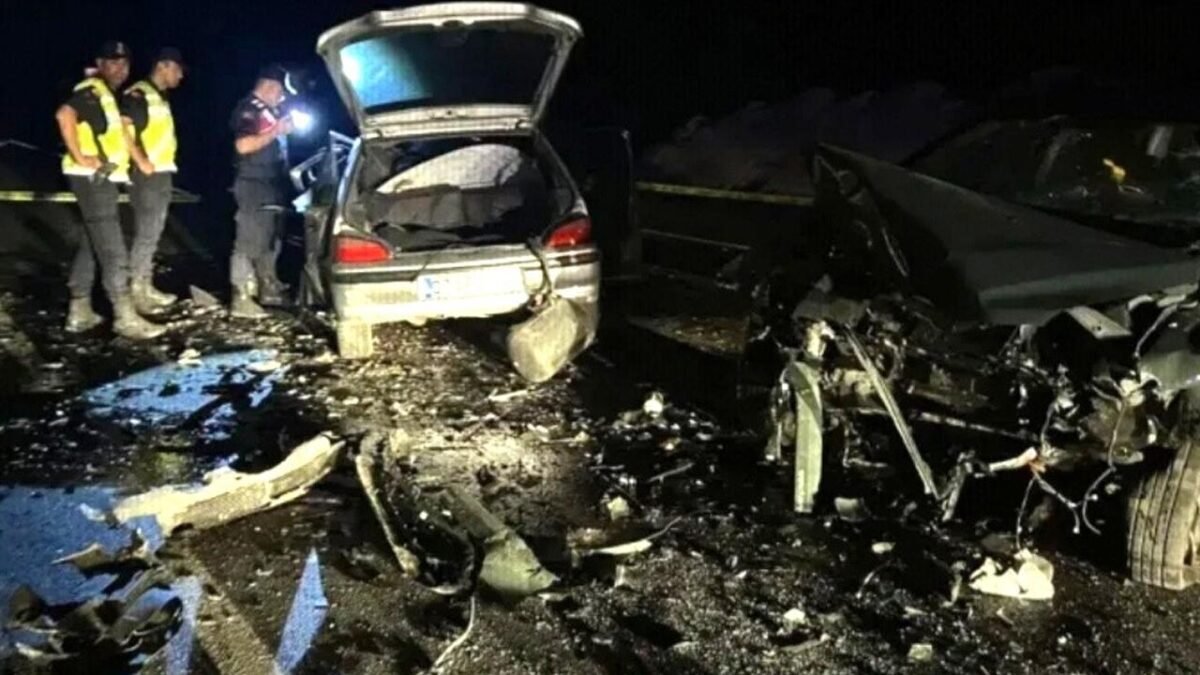 Feci kaza: Düğünden dönen gelin ve damat hayatını kaybetti