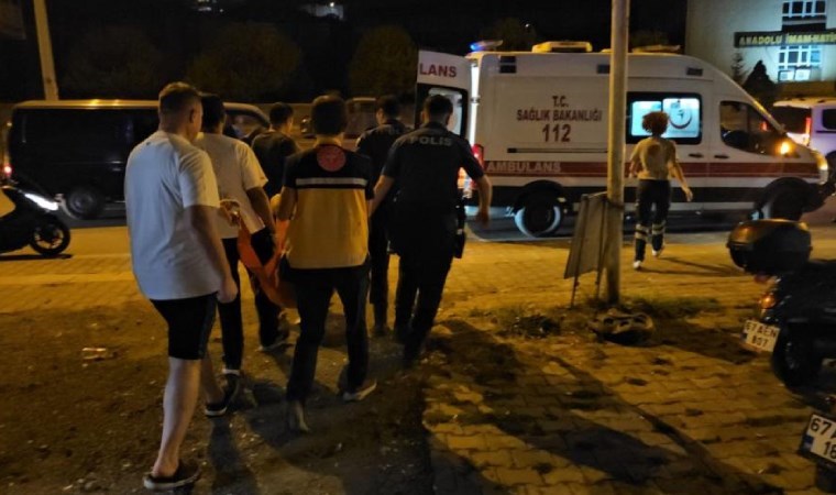 Şizofreni hastası, ailesinden 4 kişiyi bıçakladı, ikisinin durumu ağır! 3 Şizofreni hastası, ailesinden 4 kişiyi bıçakladı, ikisinin durumu ağır!