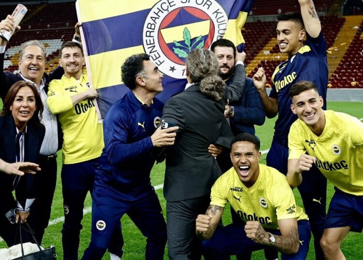 Galatasaray - Fenerbahçe derbisindeki olaylar yüzünden Mert Hakan Yandaş ve Jayden Oosterwolde'ye hapis cezası istendi 1 Galatasaray – Fenerbahçe derbisindeki olaylar yüzünden Mert Hakan Yandaş ve Jayden Oosterwolde’ye hapis cezası istendi