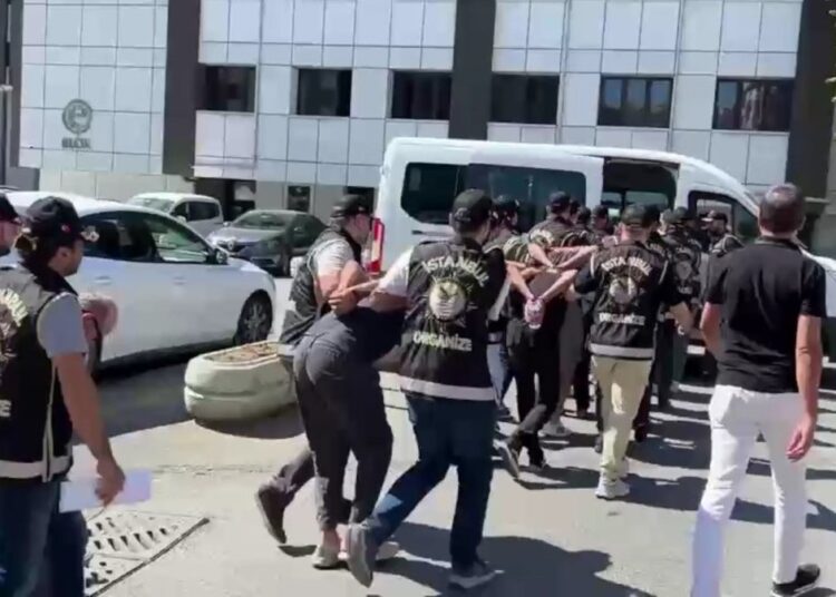 İstanbul'da çete operasyonu: 52 gözaltı 1 İstanbul’da çete operasyonu: 52 gözaltı
