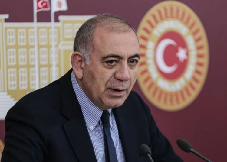 CHP’den istifa eden Gürsel Tekin medya patronu oluyor