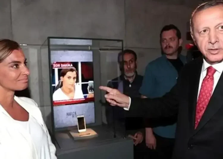 Instagram sansürüne Hande Fırat da şaşırmış