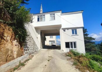 Adres Trabzon: Üstü imamın lojmanı, altı yol