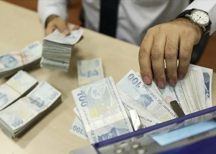 Asgari ücrete zam yapamayan ekonomi yönetimi, 2025’te maaşları tırpanlayabilir 1 Asgari ücrete zam yapamayan ekonomi yönetimi, 2025’te maaşları tırpanlayabilir