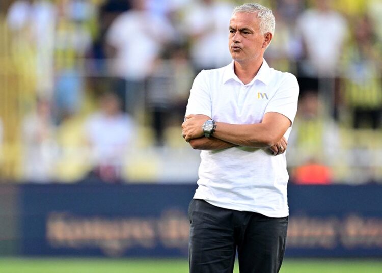 Mourinho'dan rakibe övgü: "Bu ligde gördüğüm en iyi takım" 1 Mourinho’dan rakibe övgü: “Bu ligde gördüğüm en iyi takım”