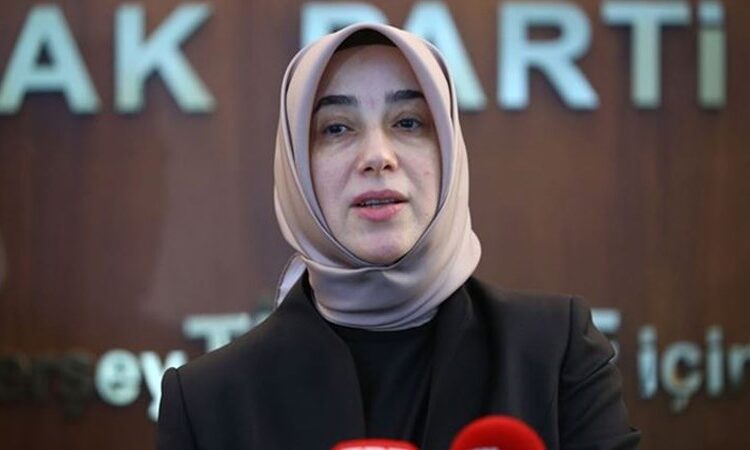 Yeni Akit’ten Özlem Zengin’e: CHP’de en beğenilen vekil!