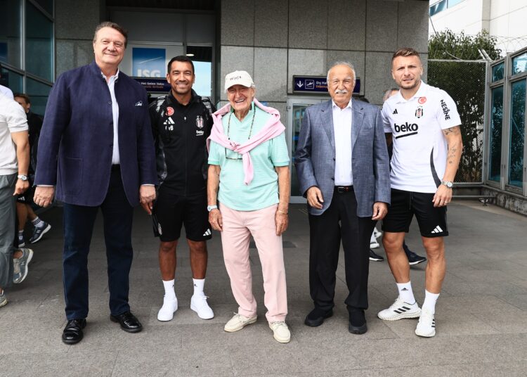 Rahmi Koç'tan Beşiktaş'a havalimanında özel uğurlama 1 Rahmi Koç’tan Beşiktaş’a havalimanında özel uğurlama