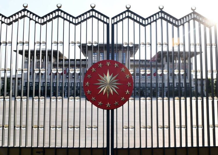 CHP'li Bulut: Saray'ın bir yıllık masrafı, 723 bin asgari ücretlinin maaşına denk geliyor 1 CHP’li Bulut: Saray’ın bir yıllık masrafı, 723 bin asgari ücretlinin maaşına denk geliyor