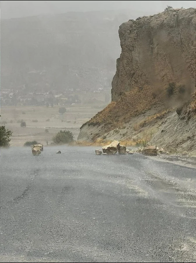 Kırşehir, Nevşehir ve Kayseri'de yaz yağışı sel getirdi: 1 kişi öldü, 1 kişi kayıp 6 Kırşehir, Nevşehir ve Kayseri'de yaz yağışı sel getirdi: 1 kişi öldü, 1 kişi kayıp