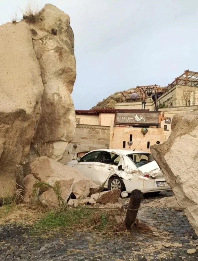 Kırşehir, Nevşehir ve Kayseri'de yaz yağışı sel getirdi: 1 kişi öldü, 1 kişi kayıp 9 Kırşehir, Nevşehir ve Kayseri'de yaz yağışı sel getirdi: 1 kişi öldü, 1 kişi kayıp