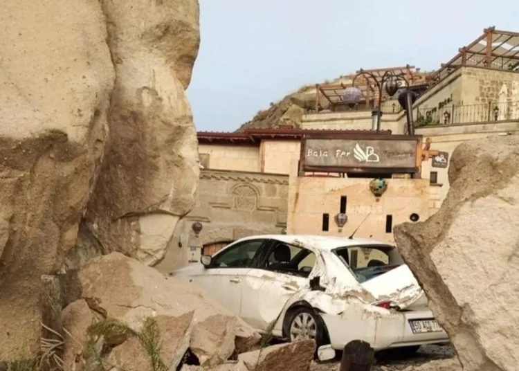 Kırşehir, Nevşehir ve Kayseri'de yaz yağışı sel getirdi: 1 kişi öldü, 1 kişi kayıp 1 Kırşehir, Nevşehir ve Kayseri’de yaz yağışı sel getirdi: 1 kişi öldü, 1 kişi kayıp