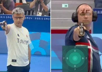 Milli sporcumuz, ekipmansız ve eli cebinde atış yapmasıyla gündem oldu