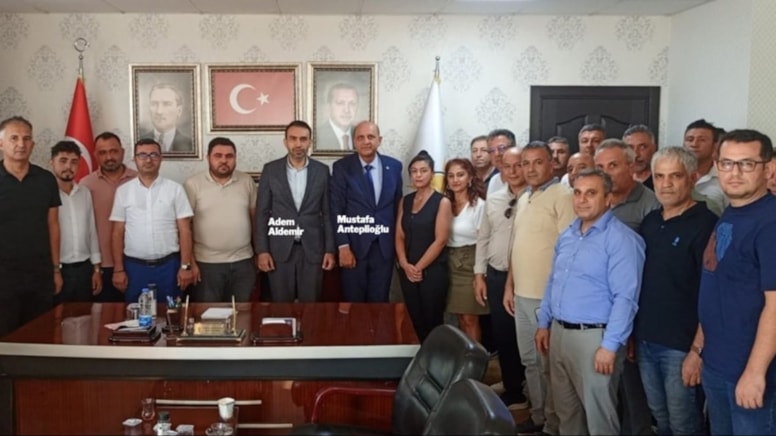 İlçe Milli Eğitim Müdürü, 40 kişilik heyetle AK Parti İl Başkanı’nı ziyaret etti 2 İlçe Milli Eğitim Müdürü, 40 kişilik heyetle AK Parti İl Başkanı’nı ziyaret etti