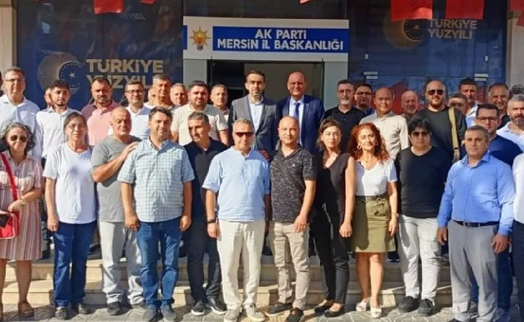 İlçe Milli Eğitim Müdürü, 40 kişilik heyetle AK Parti İl Başkanı’nı ziyaret etti 1 İlçe Milli Eğitim Müdürü, 40 kişilik heyetle AK Parti İl Başkanı’nı ziyaret etti