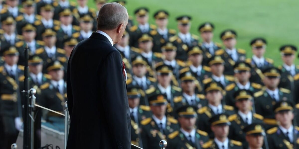 Erdoğan'ın katıldığı törende teğmenlerden 'Mustafa Kemal'in askerleriyiz' sloganları!