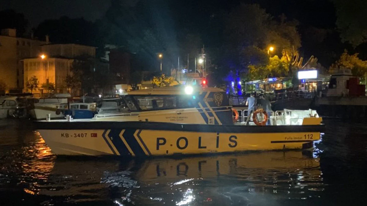 İstanbul Boğazı'nda tekne battı: 1 kişi kayıp 2 İstanbul Boğazı'nda tekne battı: 1 kişi kayıp