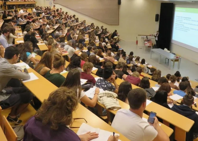 Üniversitelerde profesör ve doçent sıkıntısı 1 Üniversitelerde profesör ve doçent sıkıntısı