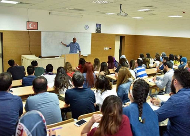 YKS tercih süreci bugün sona eriyor 1 Üniversitelerde göstere göstere torpil: İlana doğrudan adayların kitap ve çalışmalarını yazdılar