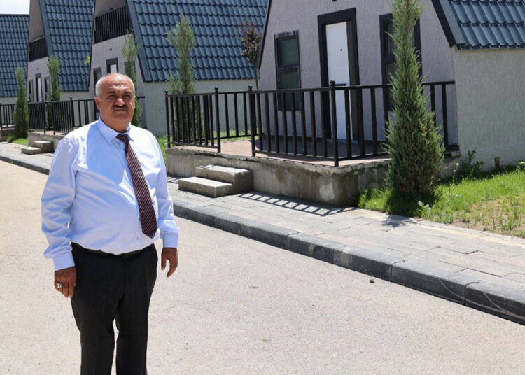 Erzurum'da YRP'li belediye başkanı, partisinden istifa etti 1 Erzurum’da YRP’li belediye başkanı, partisinden istifa etti