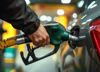 Benzine 12,48 TL zam geliyor, litre fiyatı 90 TL’yi aşacak 3 Benzine zam geliyor