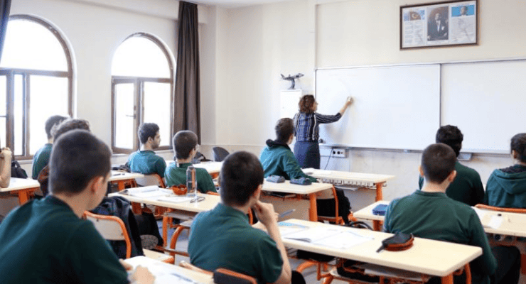 Özel okul ücretleri 2 milyon TL’ye dayandı 1 MEB onaylı ders kitaplarını okutmayan özel okullar cezalandırılacak