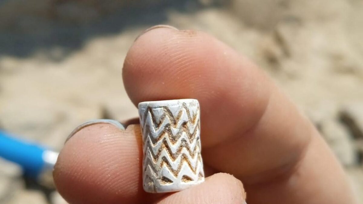 Çanakkale'deki kazıda 3 bin 900 yıllık silindir mühür bulundu