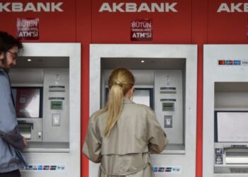 ‘Hesaplar ele geçirildi’ iddiaları için Akbank’tan açıklama