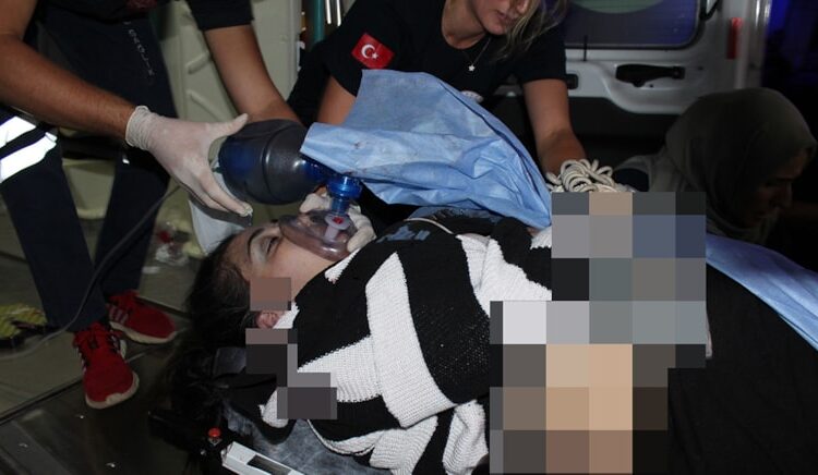 Boşanmak isteyen damadına ateş etti, ona siper olan kızı öldü