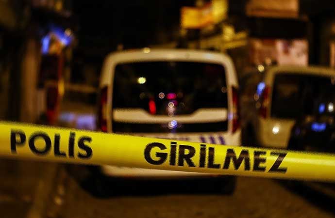 ‘Suç makineleri’ polisle çatıştı, biri vurularak öldürüldü 3 ‘Suç makineleri’ polisle çatıştı, biri vurularak öldürüldü