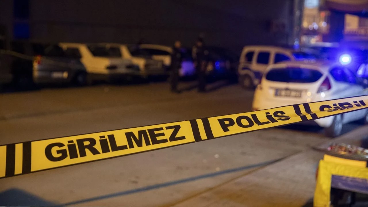 ‘Suç makineleri’ polisle çatıştı, biri vurularak öldürüldü 4 ‘Suç makineleri’ polisle çatıştı, biri vurularak öldürüldü