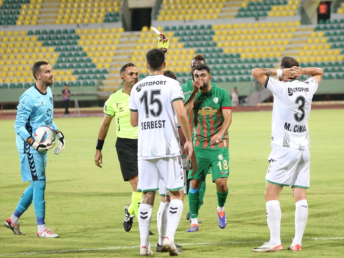 Kocaelispor oyuncusunun ‘sonuçta doğulu’ ifadesi büyük tepki topladı 4 Kocaelispor oyuncusunun ‘sonuçta doğulu’ ifadesi büyük tepki topladı