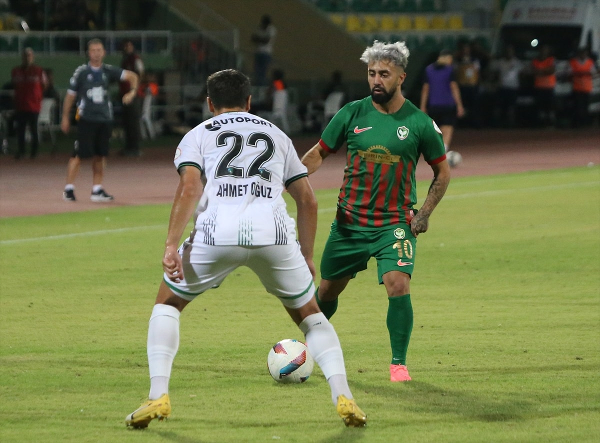Kocaelispor oyuncusunun ‘sonuçta doğulu’ ifadesi büyük tepki topladı 6 Kocaelispor oyuncusunun ‘sonuçta doğulu’ ifadesi büyük tepki topladı