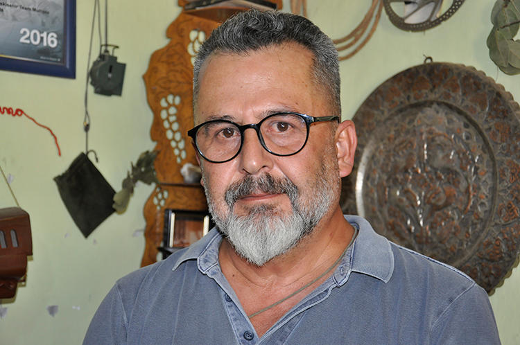 Bahçesinde kurduğu atölyede ‘kuksa bardak’ üretiyor 5 Bahçesinde kurduğu atölyede ‘kuksa bardak’ üretiyor